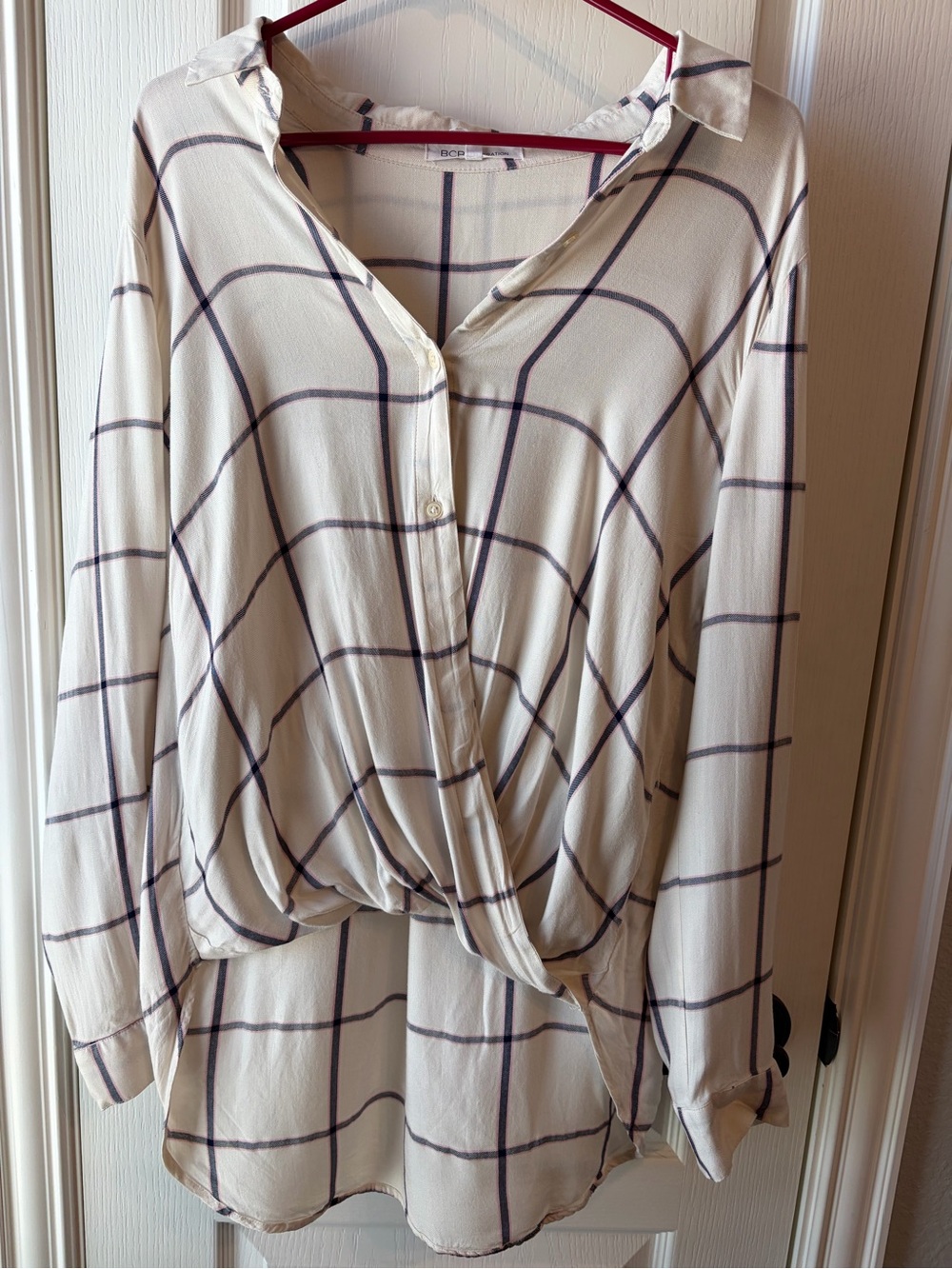 BCBGeneration Cream Plaid Button-Front Twist Hem Shirt